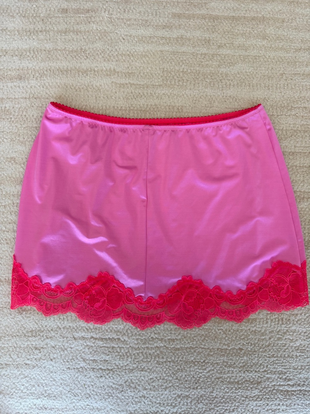 NWOT SKIMS Pink Lace Mini Skirt - Picture 3 of 5